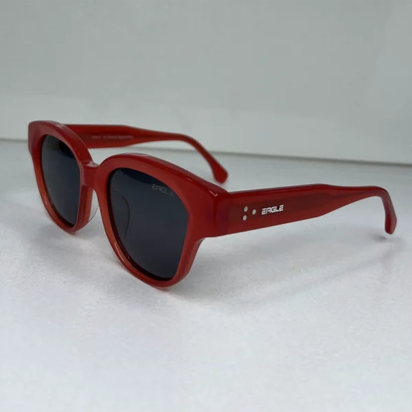 عینک آفتابی زنانه Eagle مدل Square Crimson Chic - Image 3